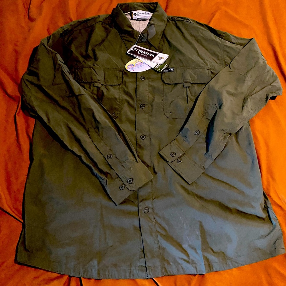 Olive green Columbia men’s shirt